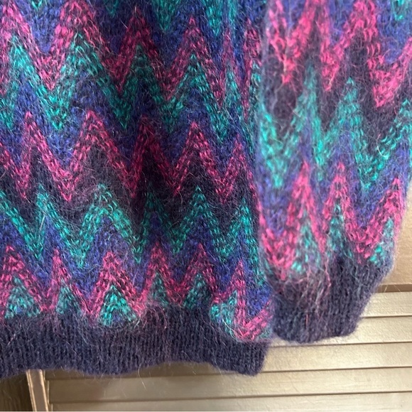 Vintage Karen Scott Mohair Blend Geometric ZigZag Chevron Sweater, Size Medium - Picture 6 of 13